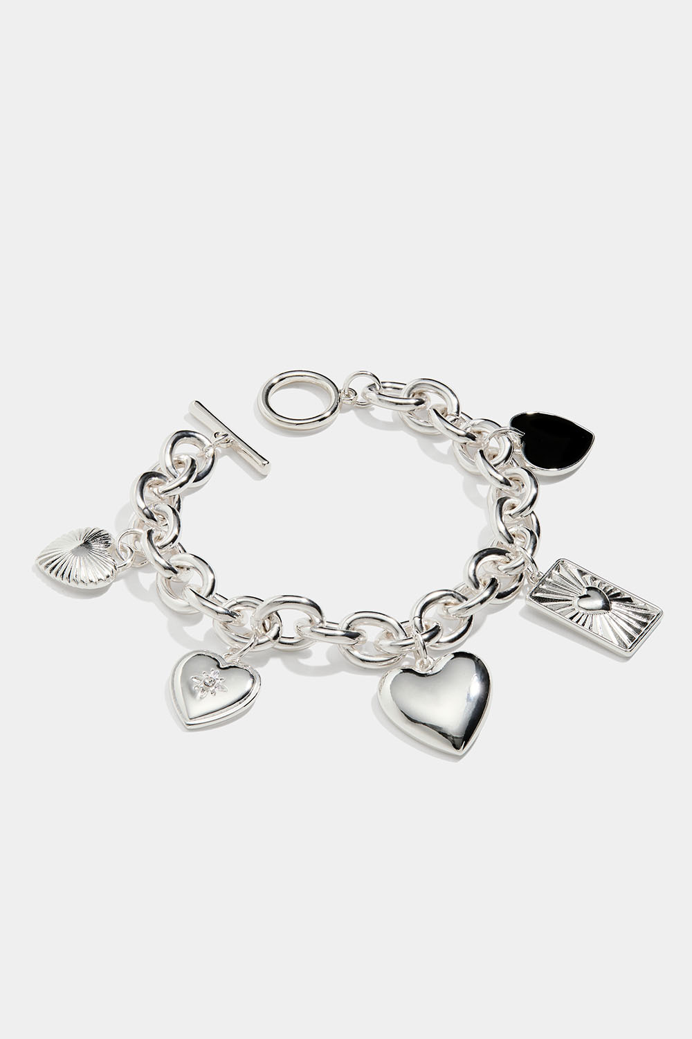 Ketjurannekoru sydänriipuksilla harmaa/musta