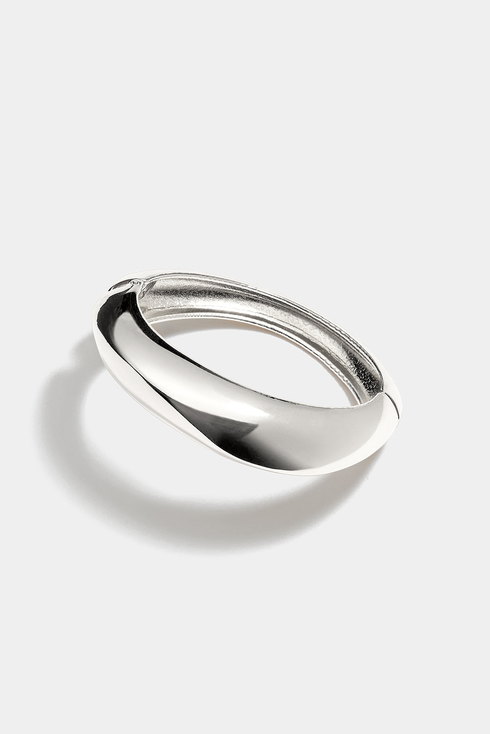 Orgaanisen muotoinen rannerengas