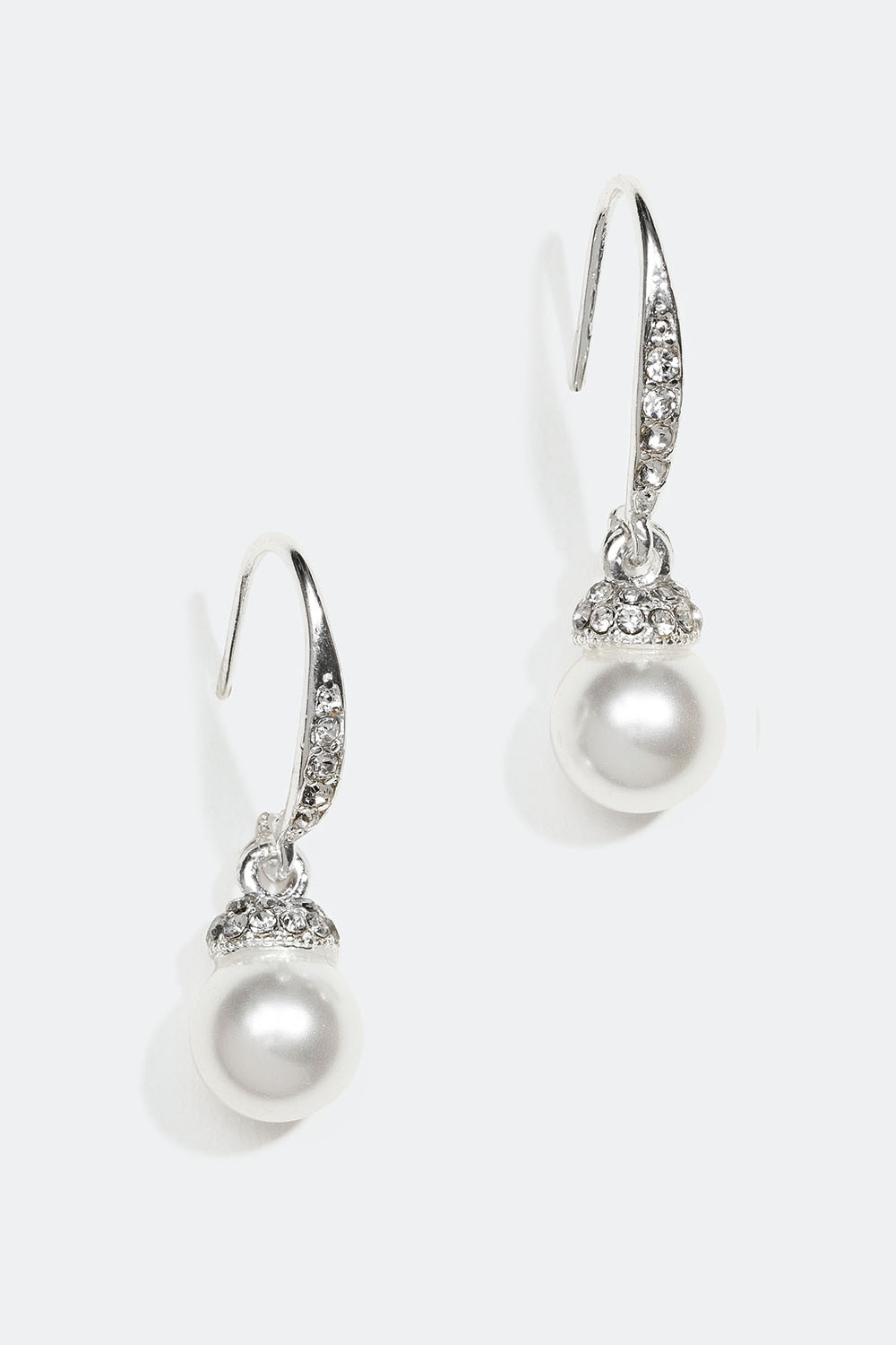 Korvakorut, joissa on lasikiviä ja lasihelmiä