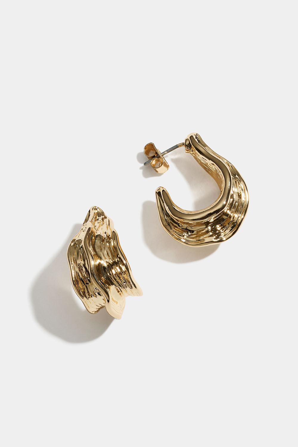 Epäsäännölliset rengaskorvikset, kullanväriset