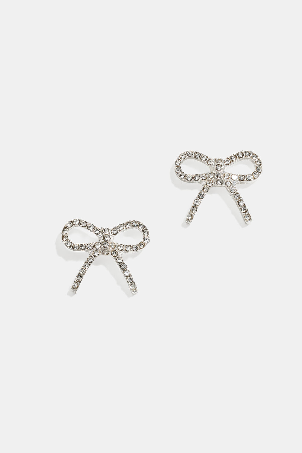 Rusettinappikorvakorut, joissa strasseja