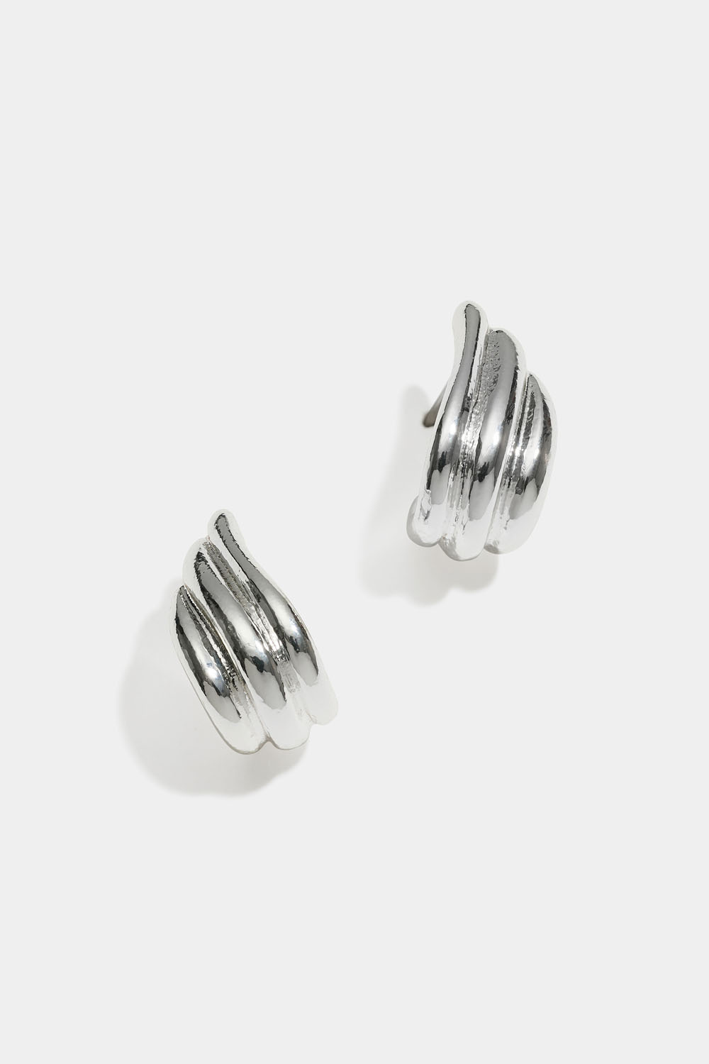 Pienet uurteiset korvarenkaat