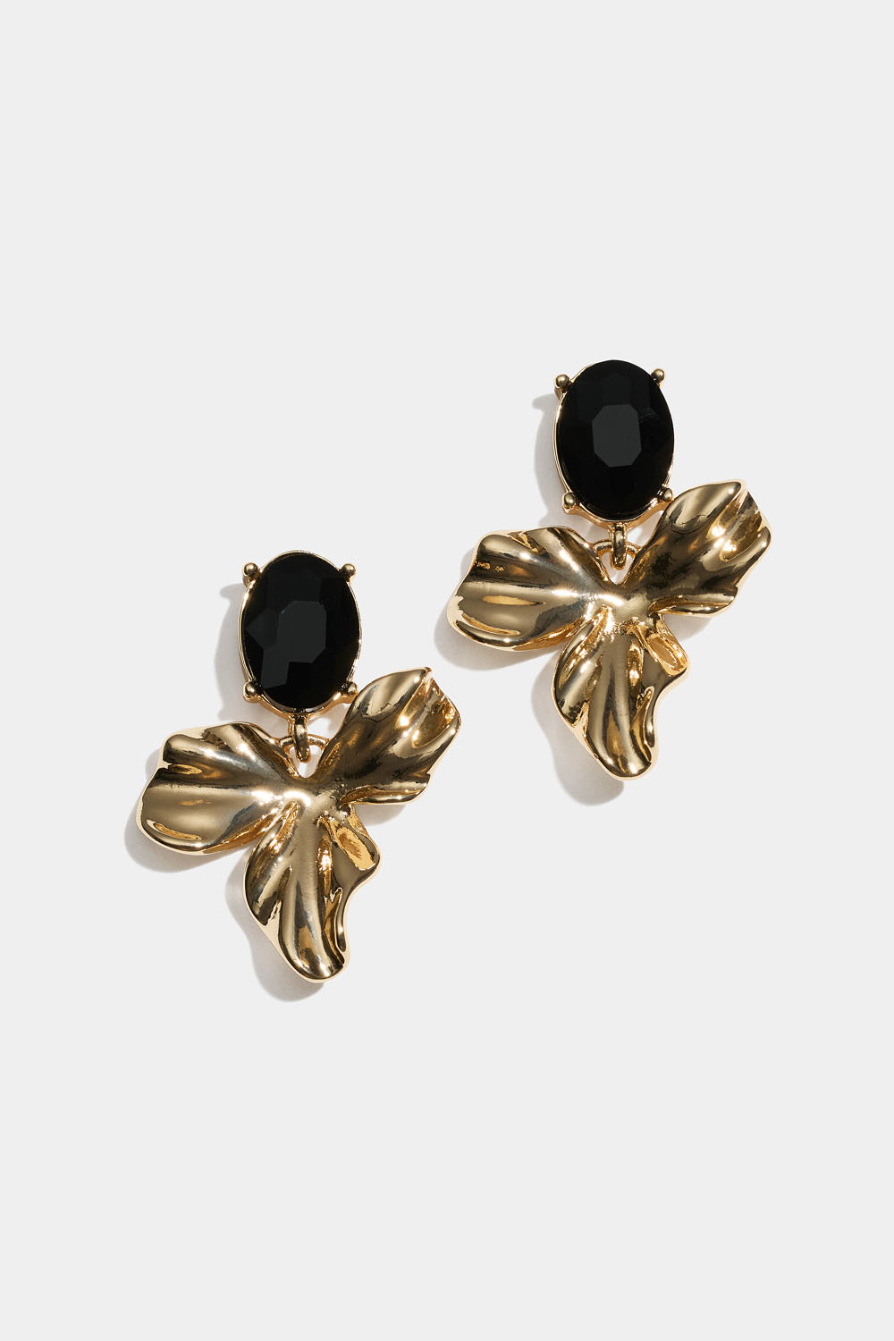 Kullanväriset korvakorut, joissa on lethi ja musta lasikivi