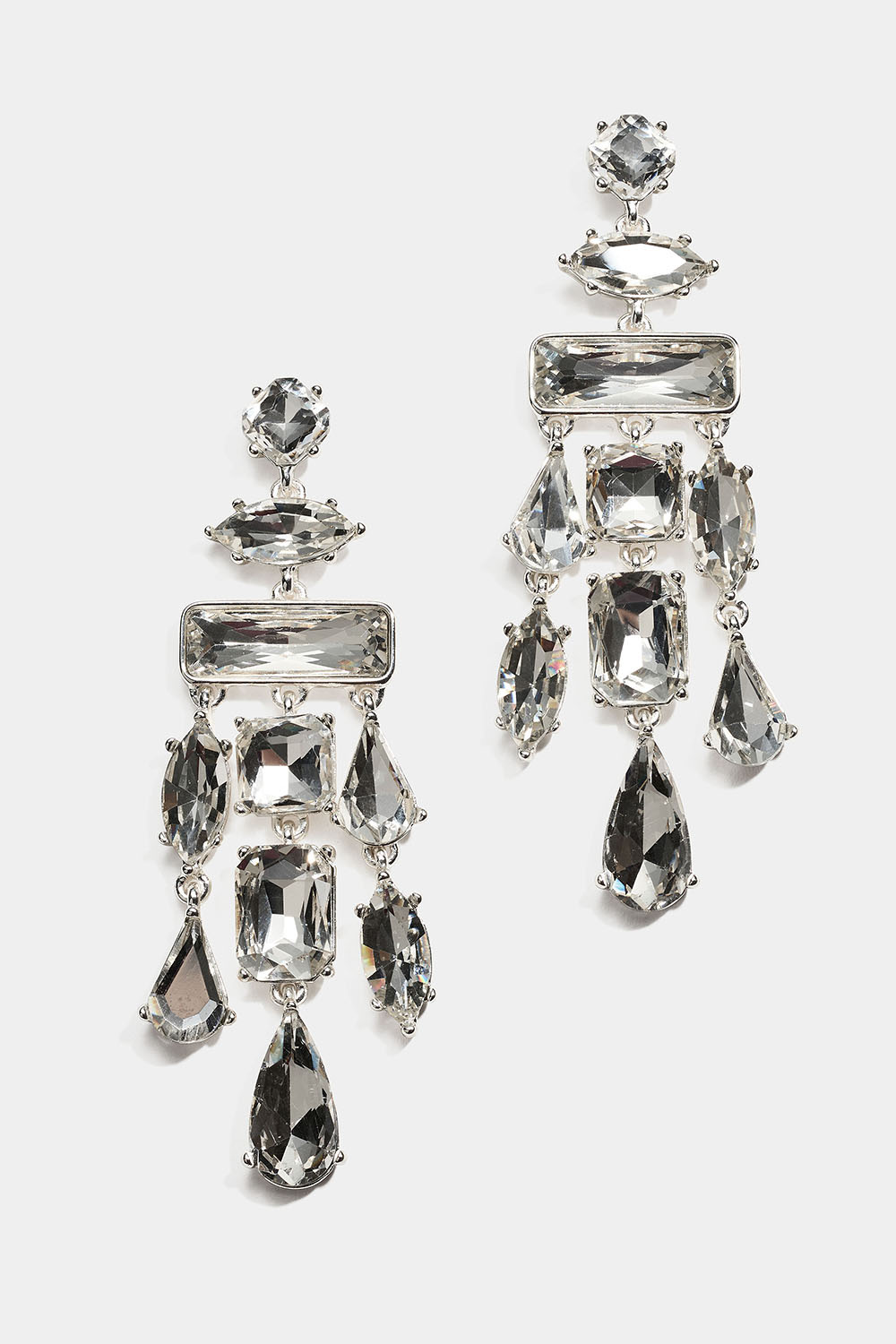 Isot Korvakorut, joissa on erimuotoisia lasikiviä