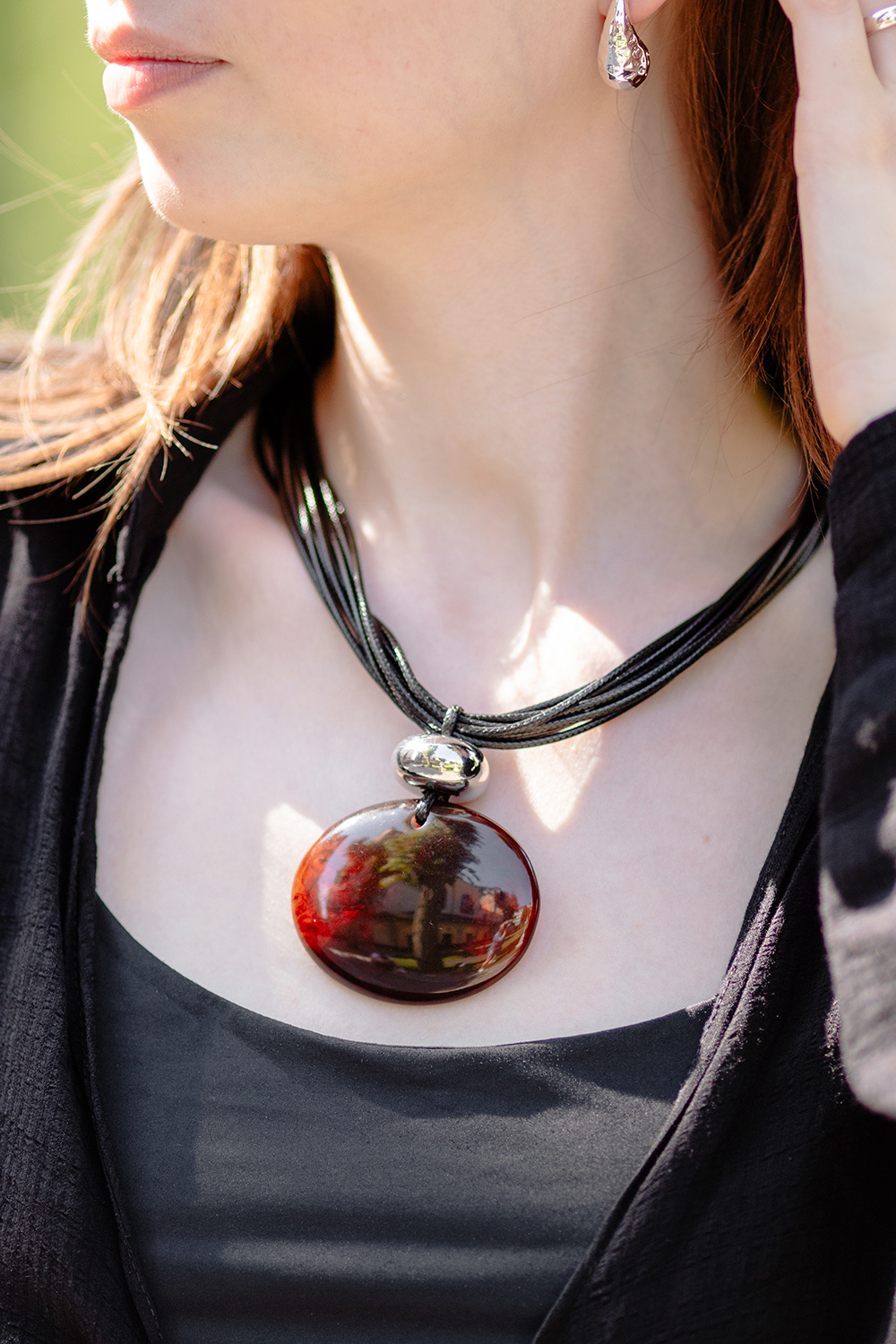 Köysikaulakoru ruskealla hartsiriipuksella