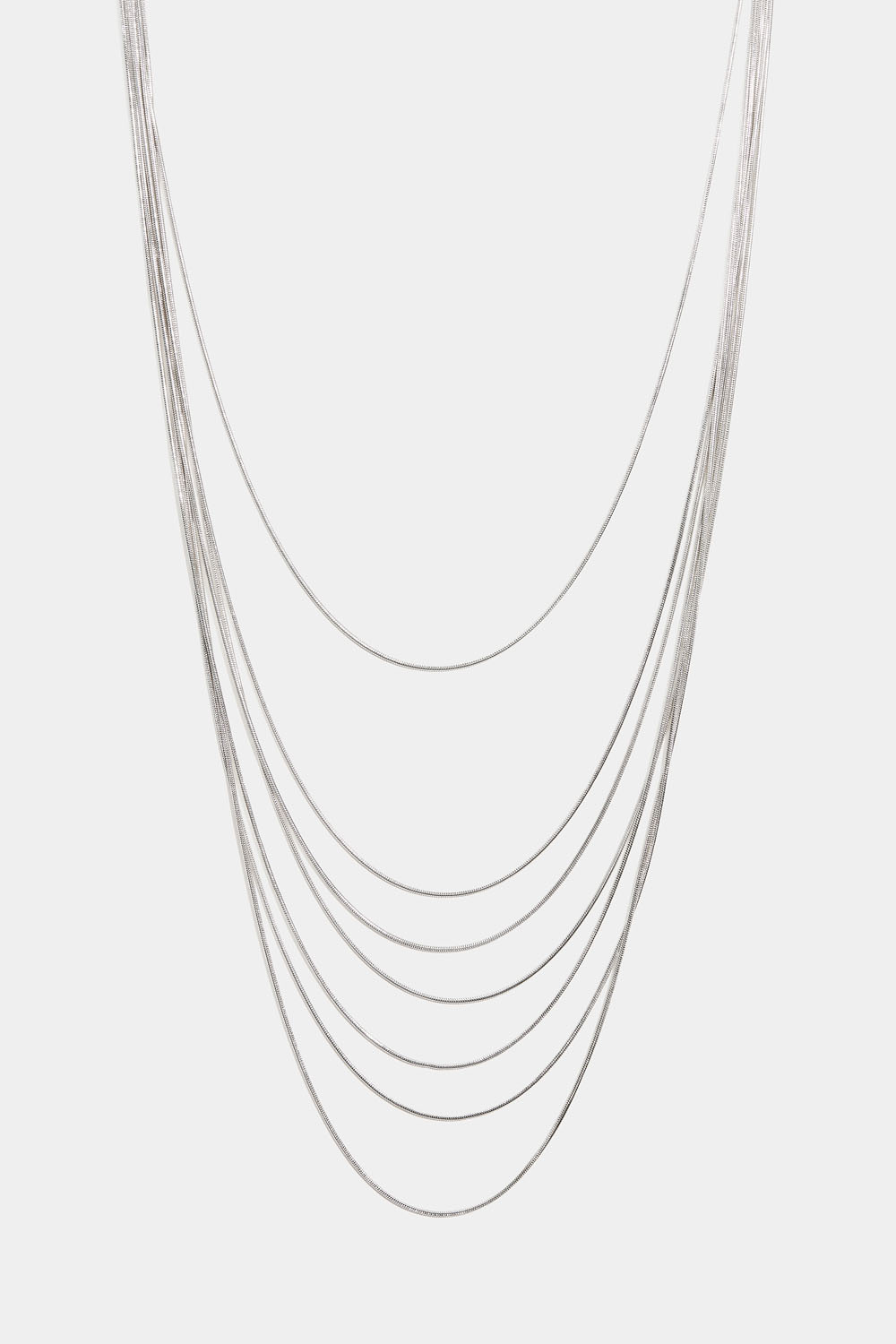 Monikerroksinen kaulaketju pyöreällä ketjulla