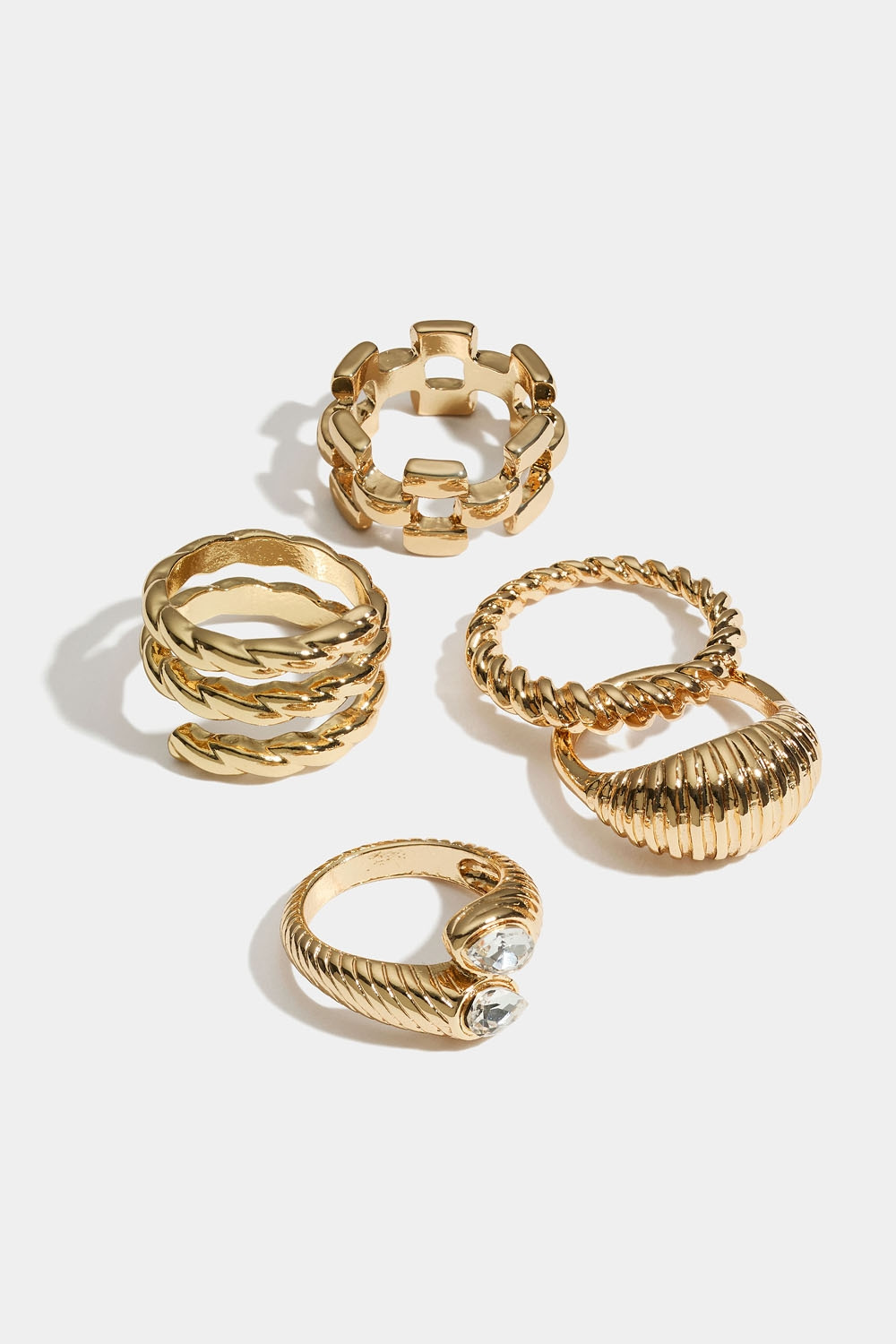 Erilaiset, kullanväriset uurretut sormukset, 5 kpl