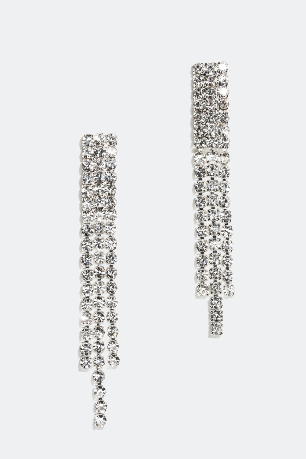 Korvakorut, kolmella strassinauhalla