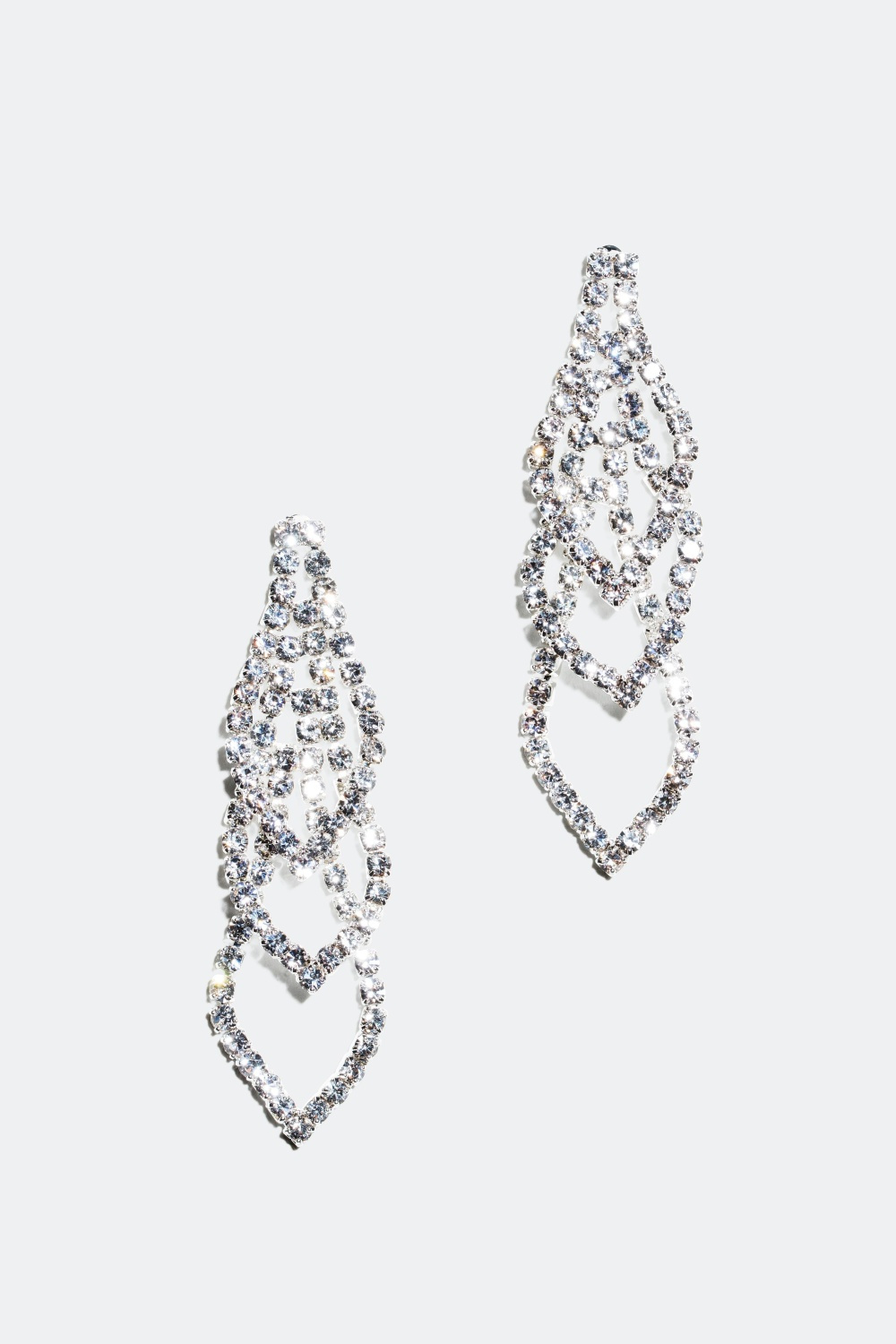 Strassikorvakorut kolmella koristeella