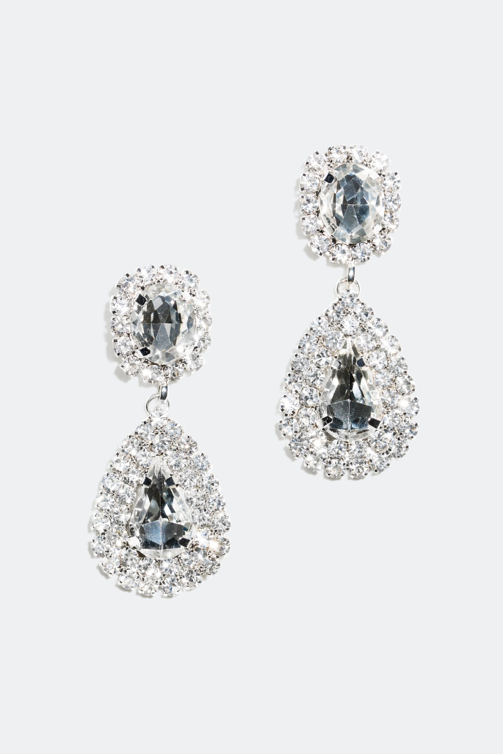 Pisaranmuotoiset statement-korvakorut