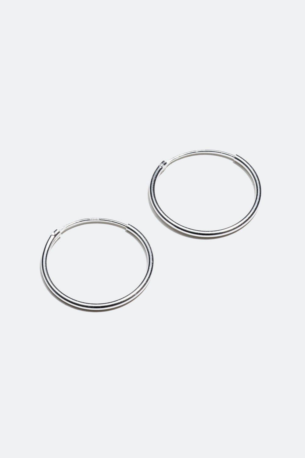 Korvarenkaat aitoa hopeaa, 1,8 cm