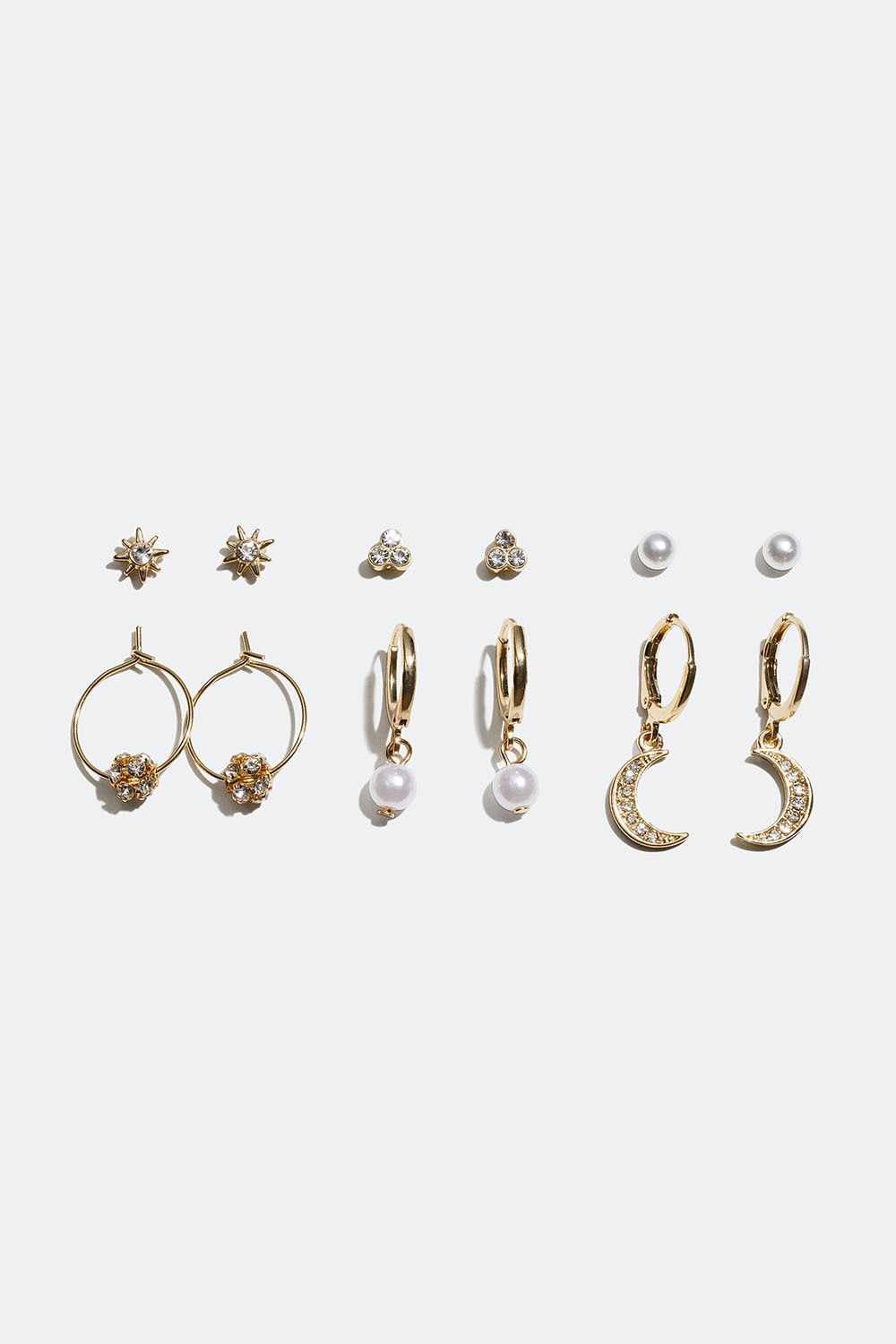 Nappikorvakorut ja korvarenkaat, joissa riipus, 6 paria