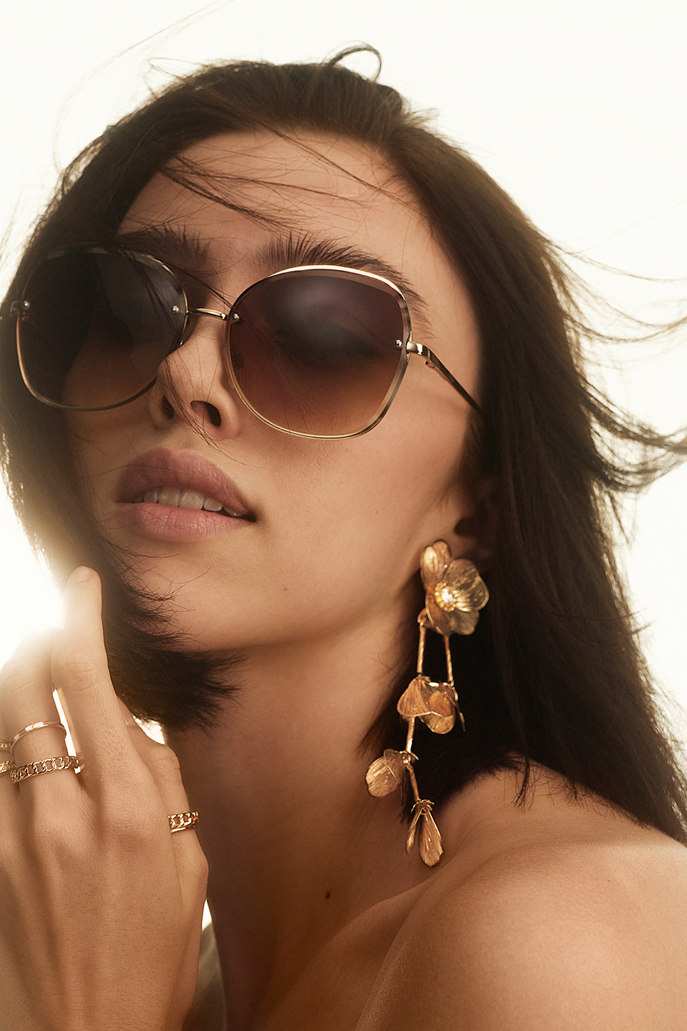 Retro-aurinkolasit, joissa sävytetyt linssit