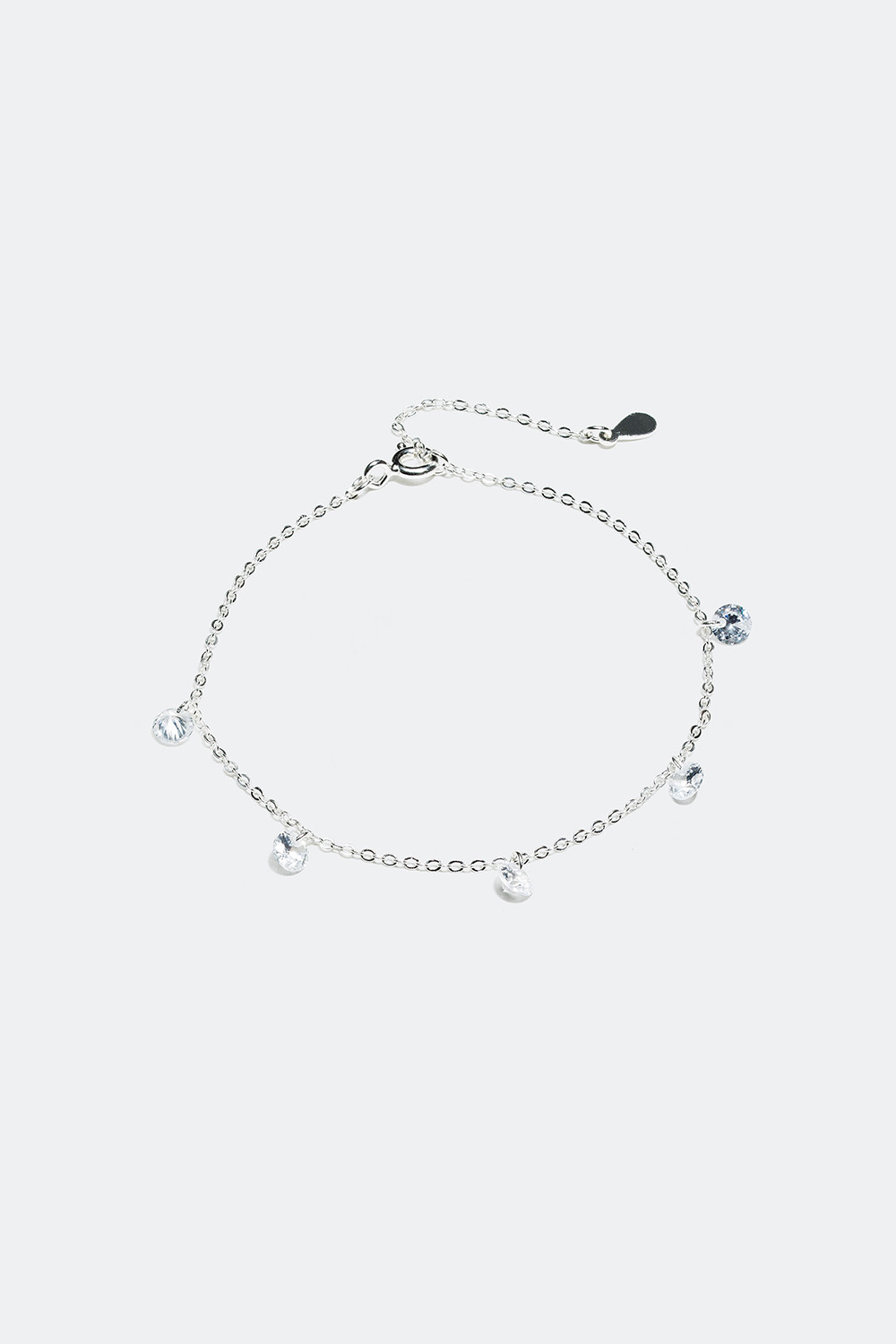 Hopeinen rannekoru, jossa kauniita Cubic Zirconia -kiviä