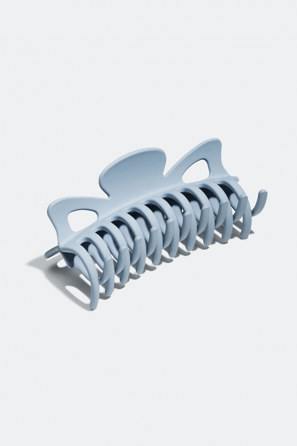 Suuri mattapintainen hiusklipsi