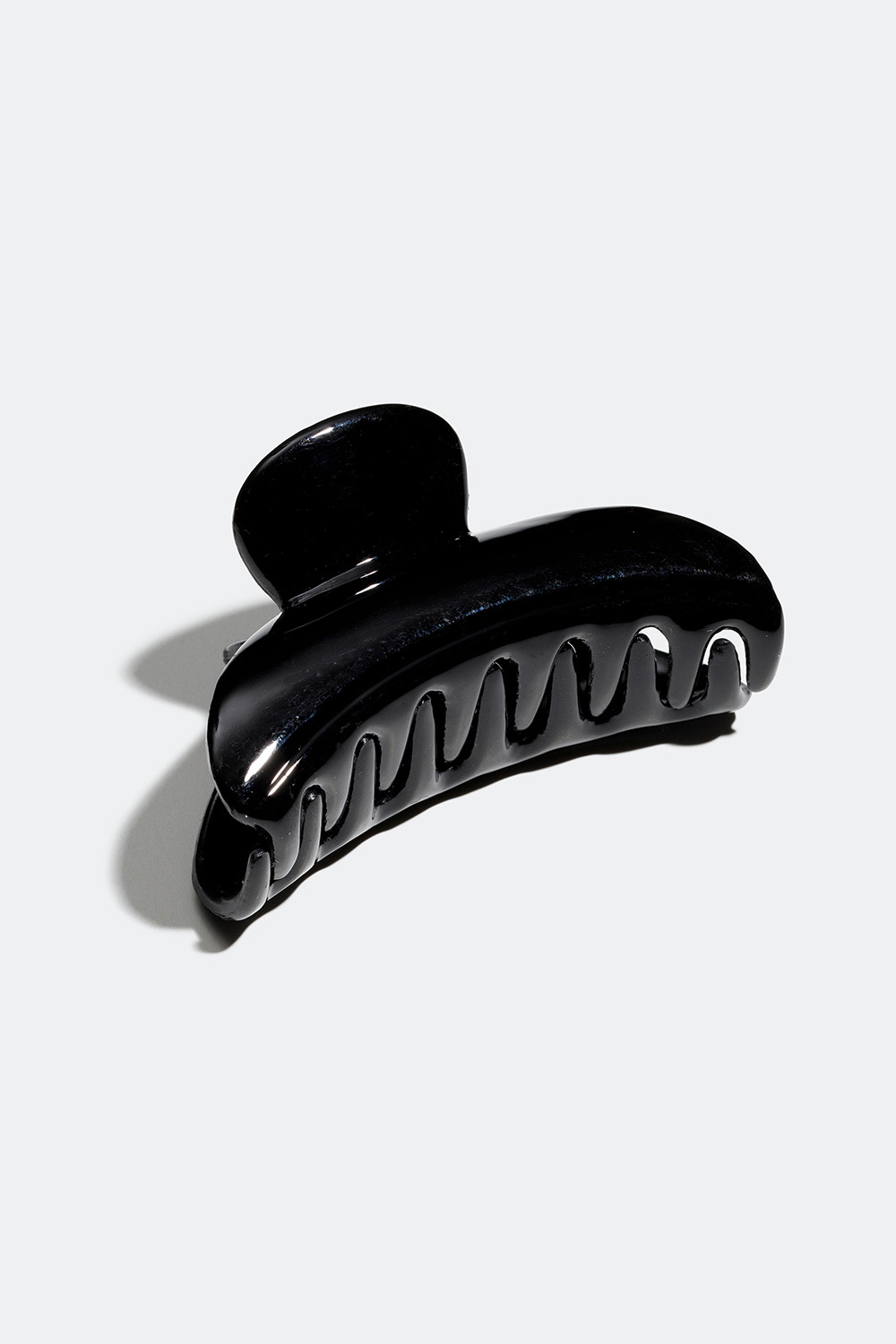 Pieni musta hiusklipsi