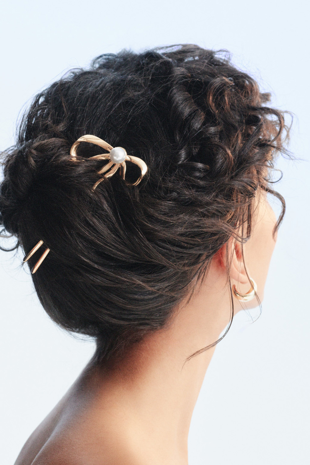 Ranskalainen hiusneula rusetilla ja helmellä