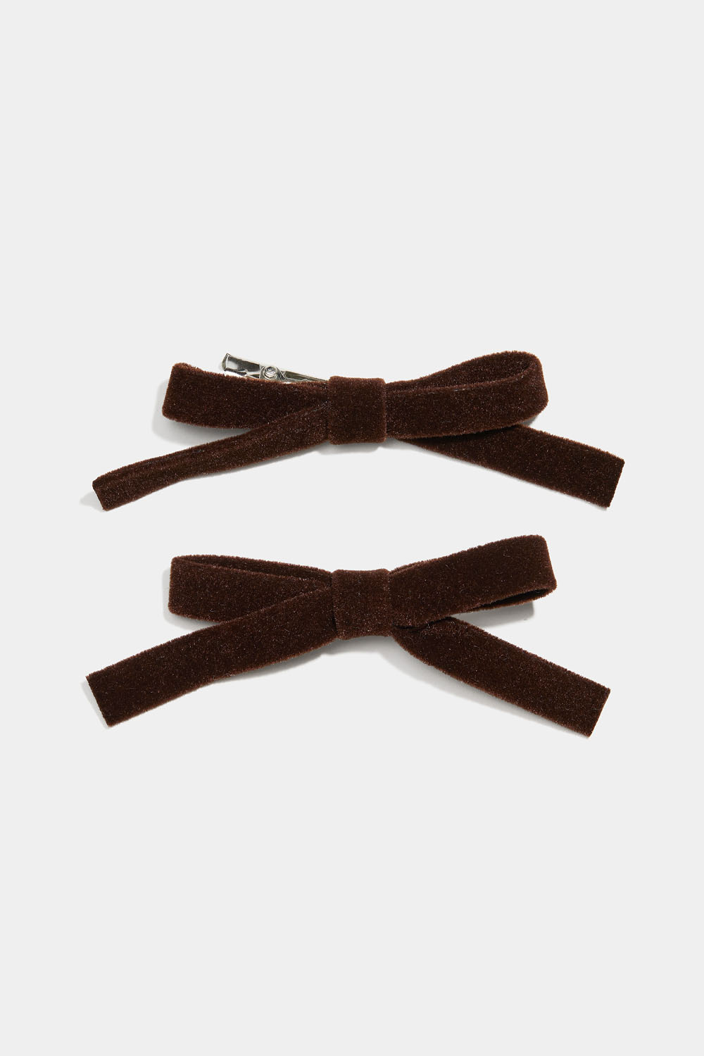 Hiussoljet, joissa ruskeita samettirusetteja, 2 kpl