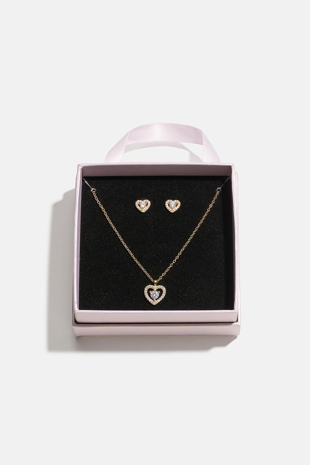 Korusetti sydämillä 18k kullalla kullatusta aidosta hopeasta lahjapakkauksessa