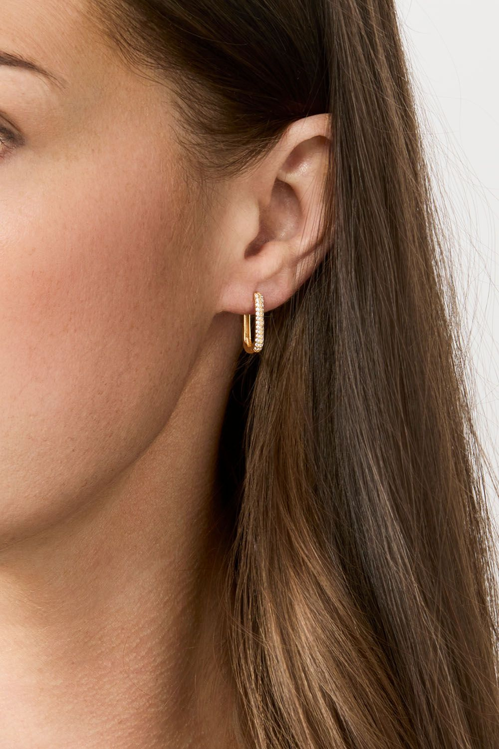 Suorakulmaiset korvarenkaat, joissa on Cubic Zirconia ja 18 karaatin kultaus