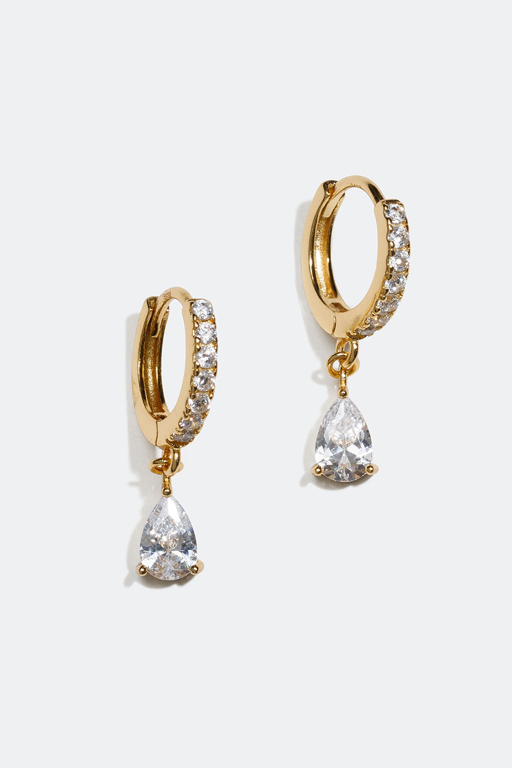 Minikorvarenkaat, joissa 18 karaatin kultaus ja valkoisia pisaranmuotoisia kiviä