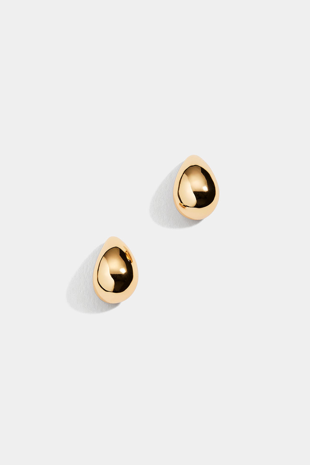 Pisaran muotoiset korvakorut kullattua hopeaa