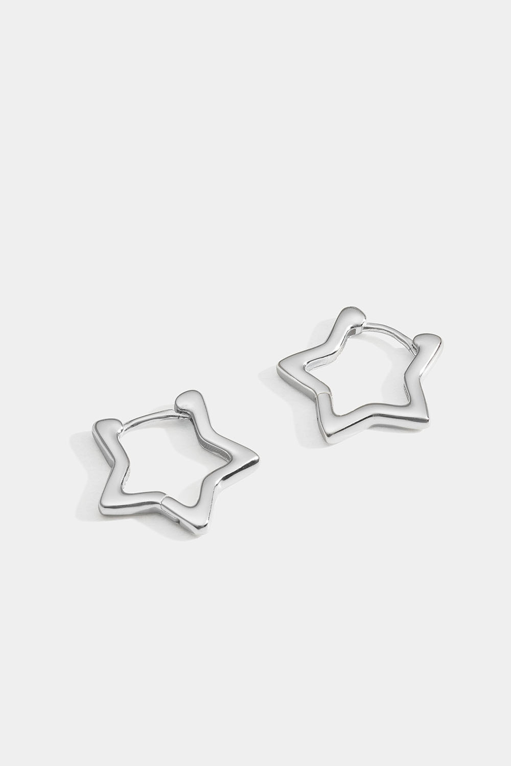 Tähdenmuotoiset korvarenkaat aitoa hopeaa