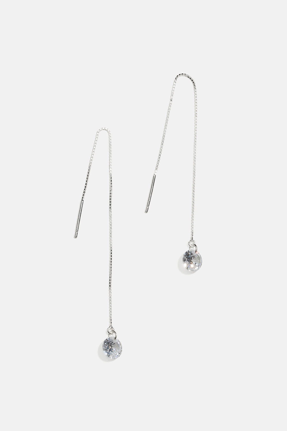 Aidosta hopeasta valmistetut ketjukorvakorut, joissa Cubic zirconia -kiviä