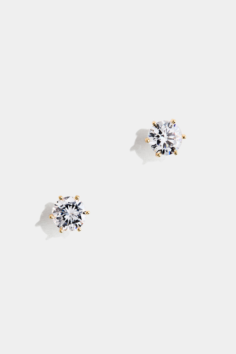 18k kullatut hopeiset nappikorvakorut pyöreillä Cubic zirkonia -kivillä