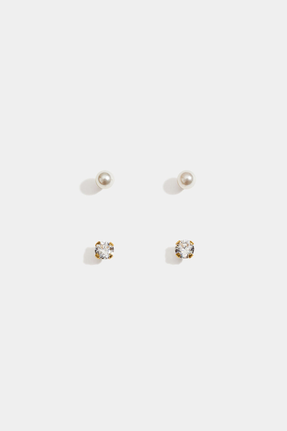 Pienet aidot hopeanappikorvakorut 18k kultauksella, helmillä ja Cubic zirkonia -kivillä, 2 paria
