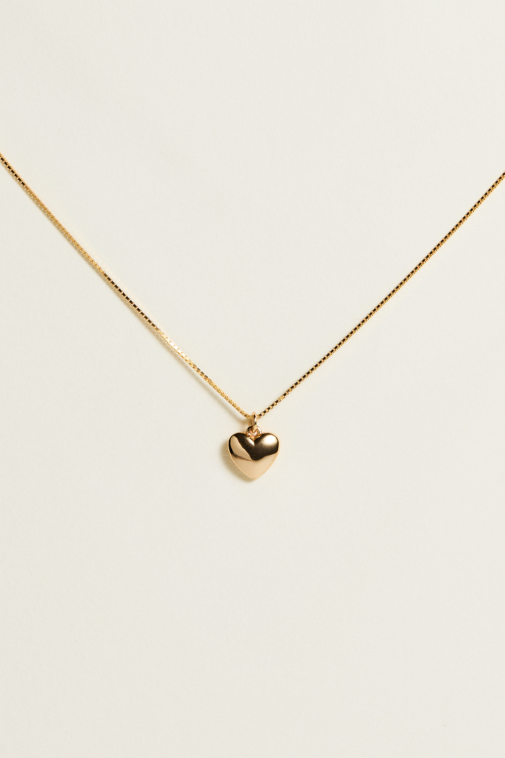 Aito 18k kullattu hopeakaulakoru, jossa sydän
