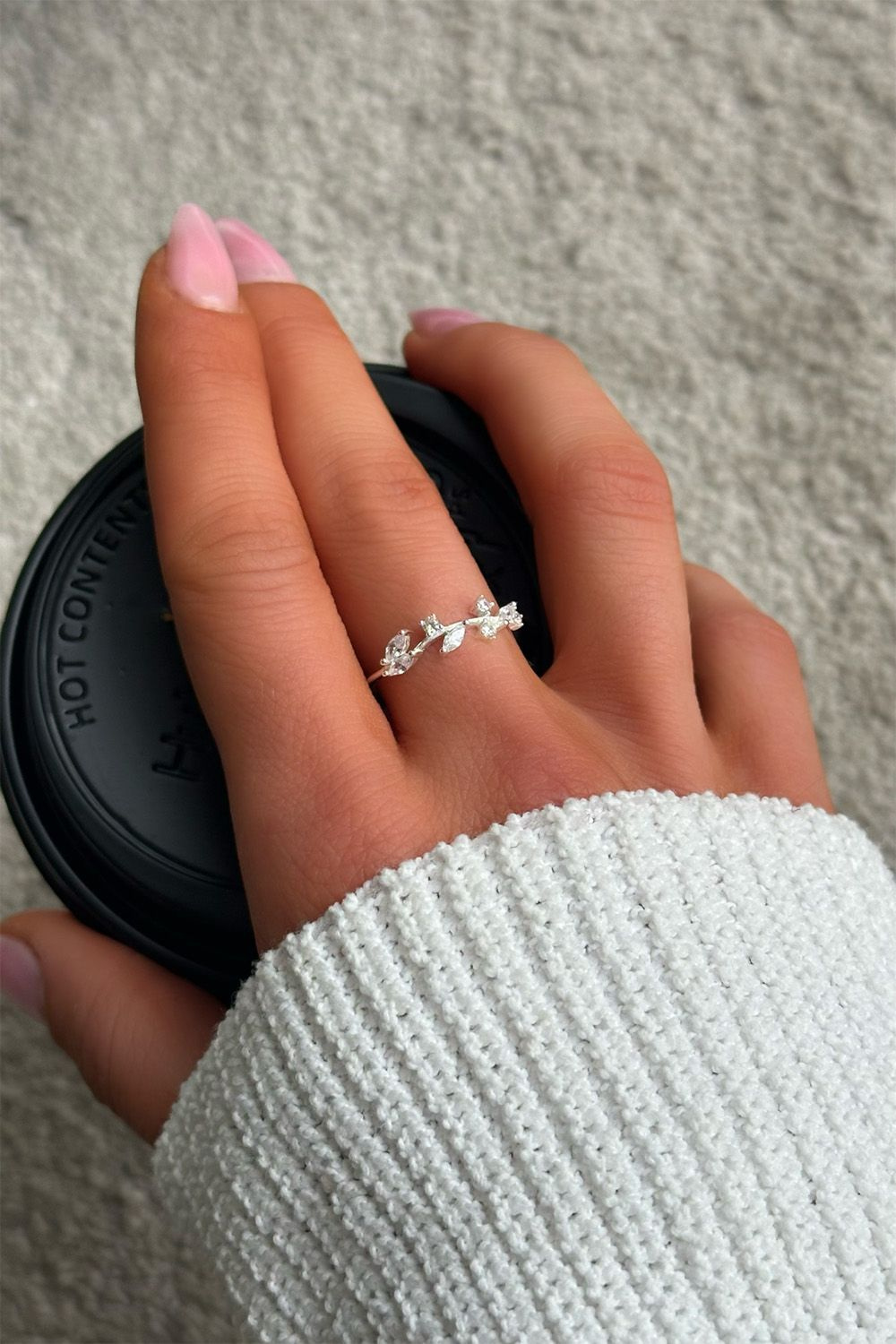 Aito hopeasormus, jossa lehtiaihe ja Cubic Zirconia -kiviä