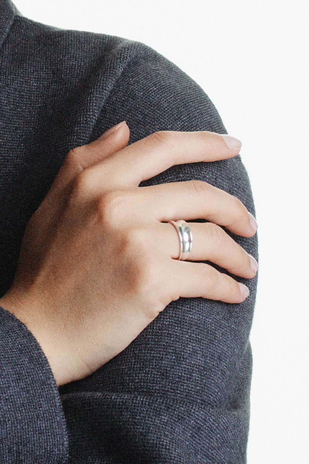 Hopeasormus, jossa kovera pinta